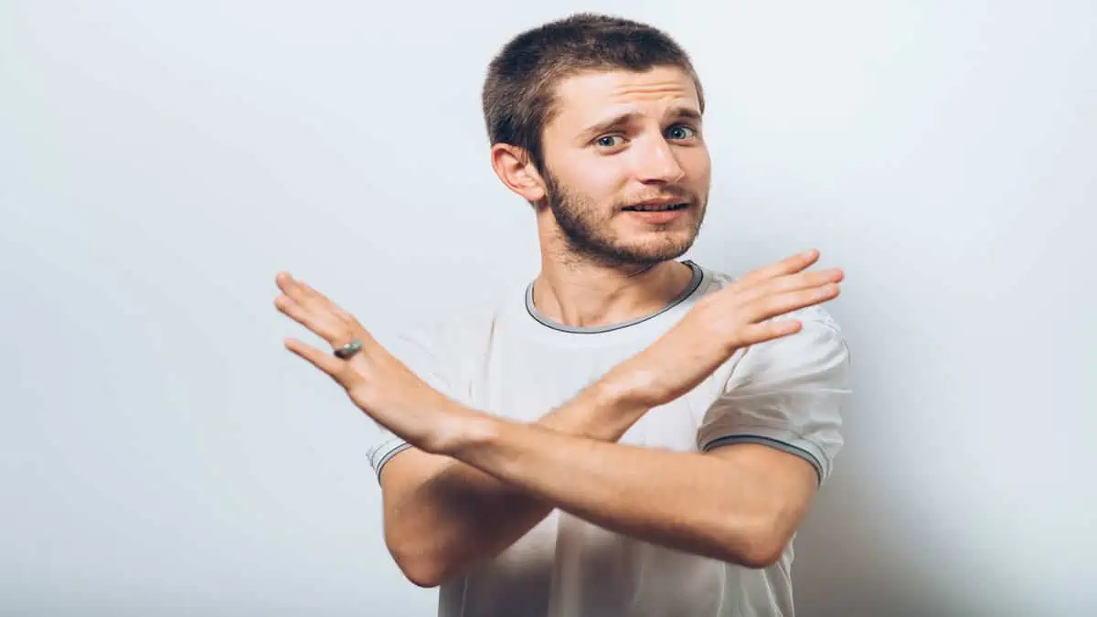 man making no gesture with arms