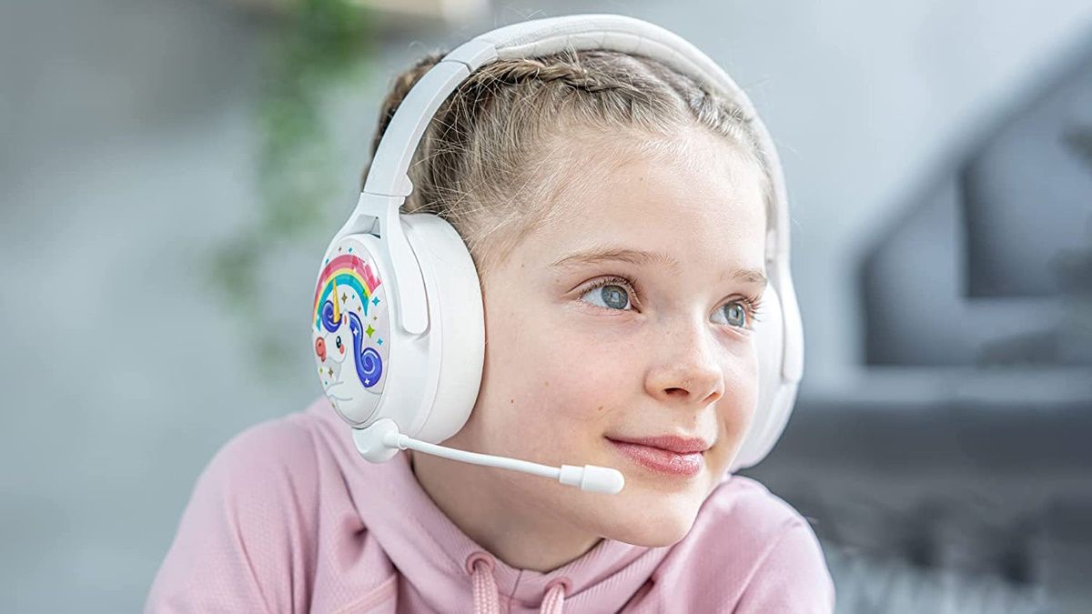 Child using onanoff headphones