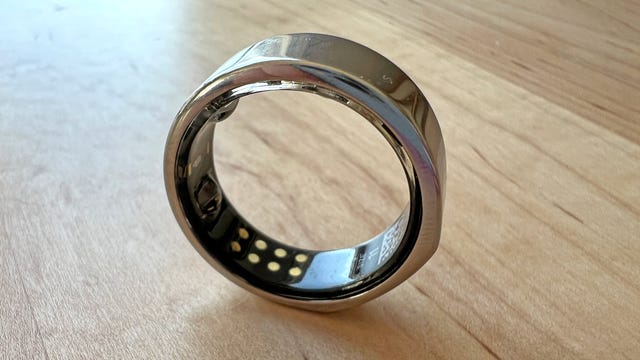 Oura Ring Gen 3 standing on edge