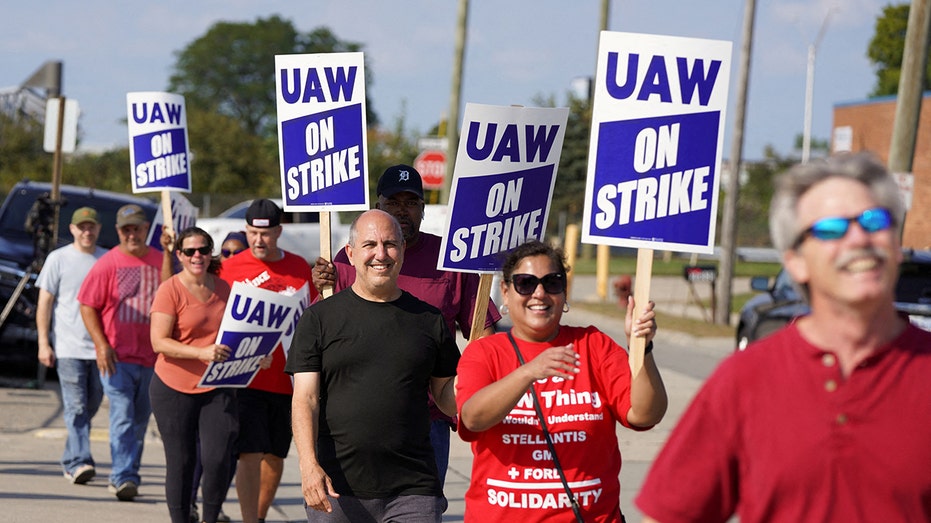 UAW workers