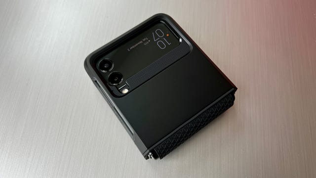 spigen-tough-armor-galaxy-z-flip-3