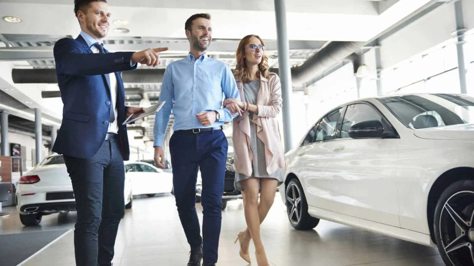 Couples buying car