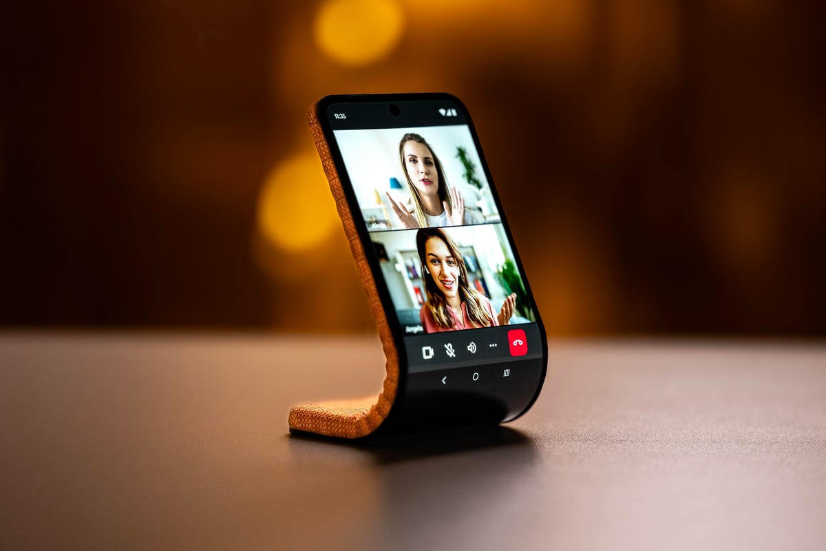 adaptive-display-upright-video-call-motorola