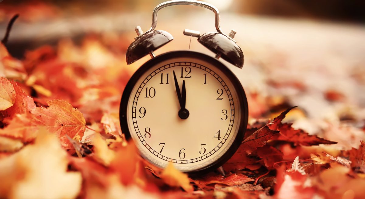 Do The Clocks Go Back Today Or Tomorrow at Mai Moore blog