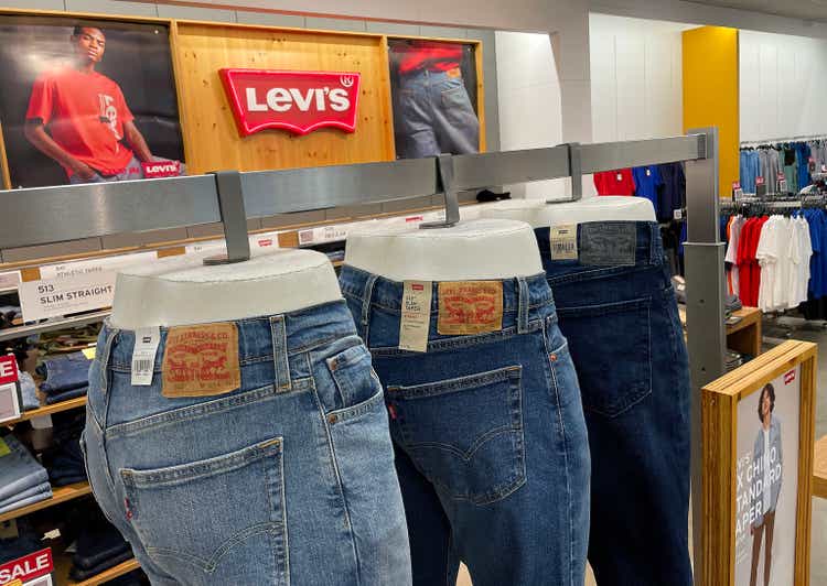 Levi Strauss Beats Forecasts With Quarterly Earnings Report