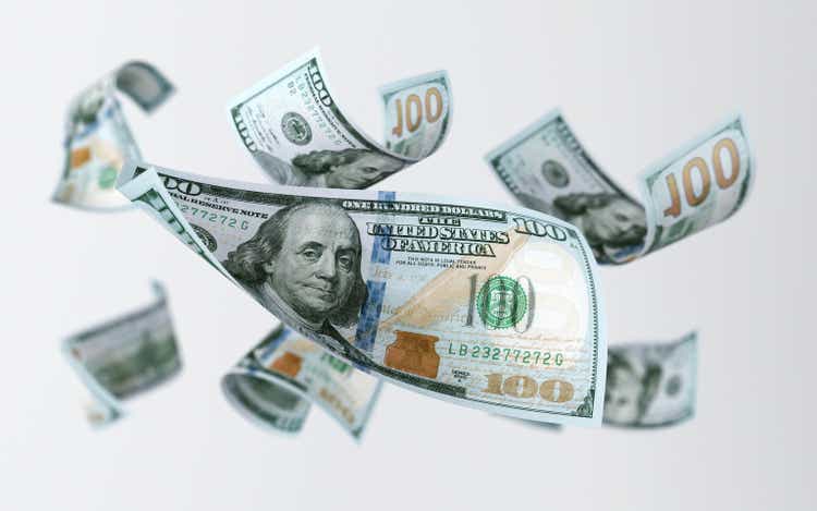 $100 Banknote Flying, Depth of Field