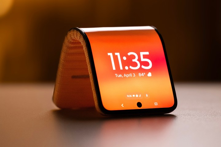 Motorola adaptive display concept in tent mode.