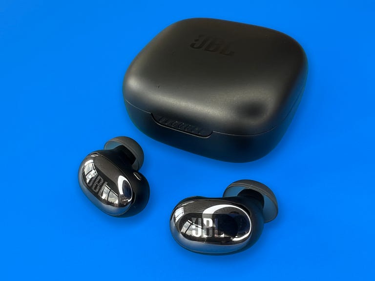 JBL Live Free 2 earbuds and case