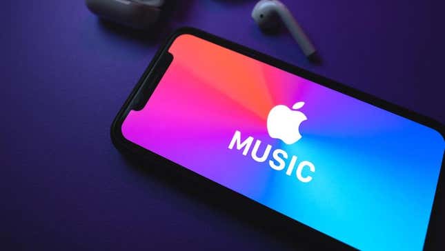 Apple Music Removes its Voice Plan