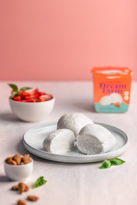 Dreamfarm vegan mozzarella