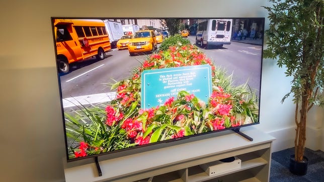 HiSense 65u 8K TV