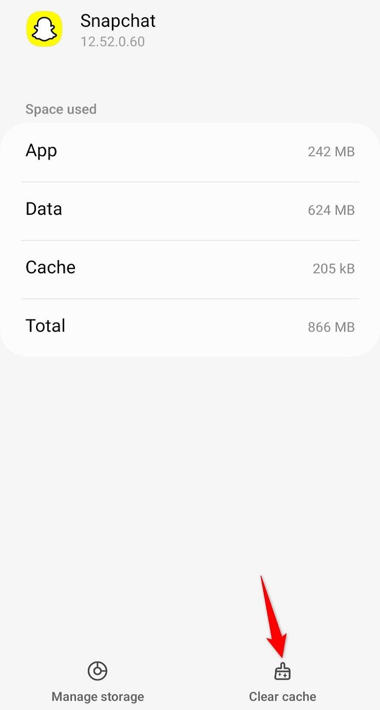 'Clear Cache' highlighted for Snapchat in Android Settings.