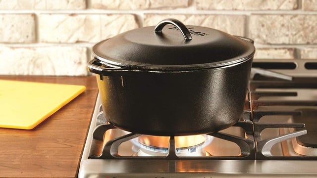 Lodge 5-quart preseasoned cast-iron oven