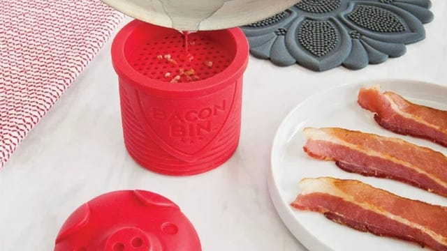 bacon grease being strained into bin