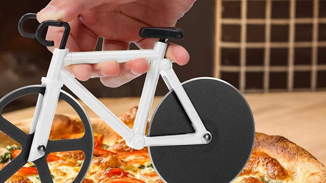 bike pizza cutter slicing pizza