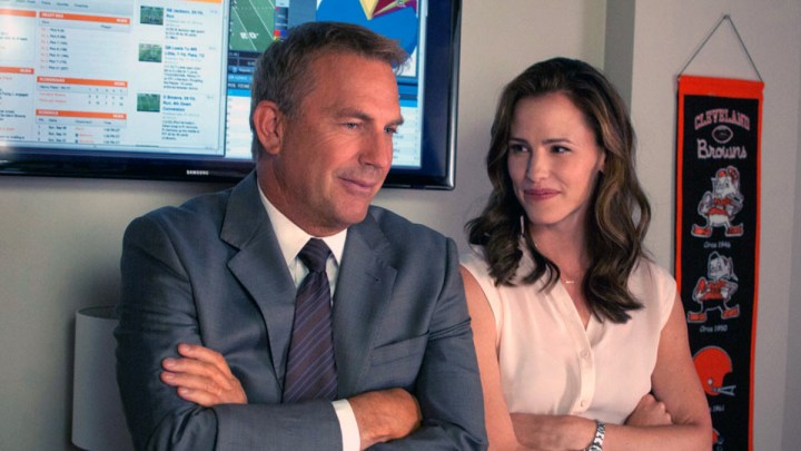 Kevin Costner and Jennifer Garner in Draft Day.