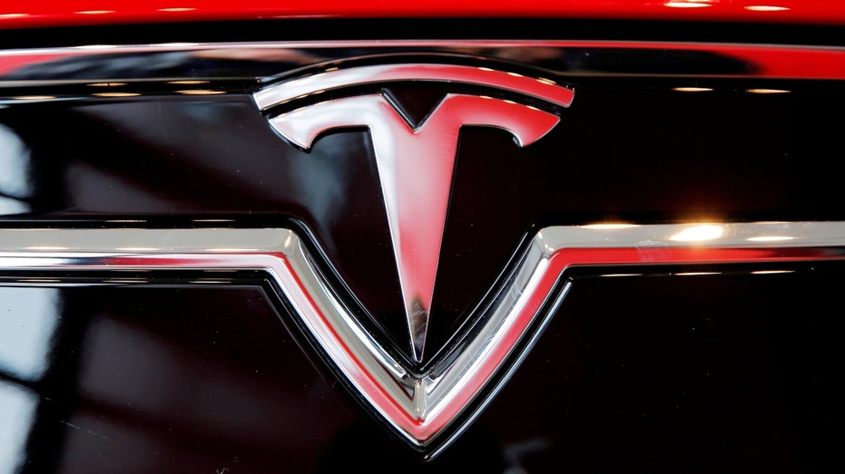 A Tesla logo