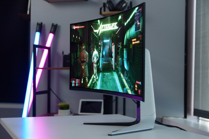 Cyberpunk 2077 running on the Alienware 34 QD-OLED.