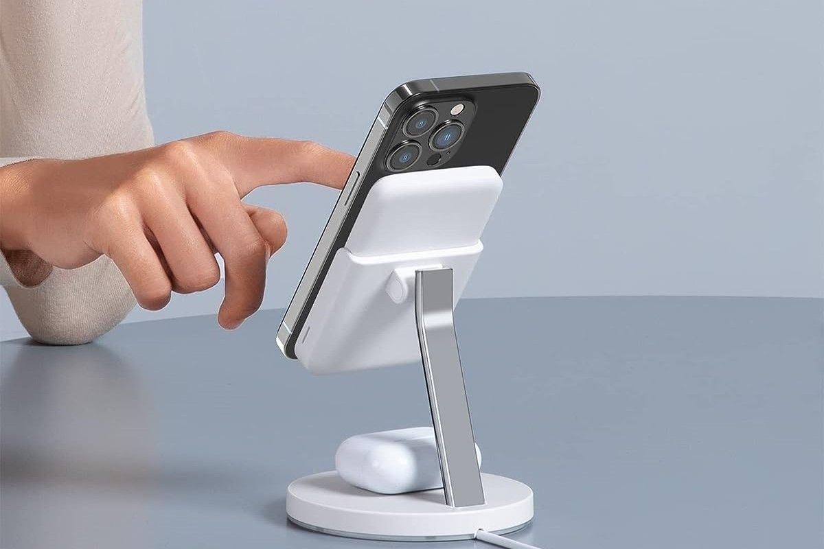 anker 633 charging station