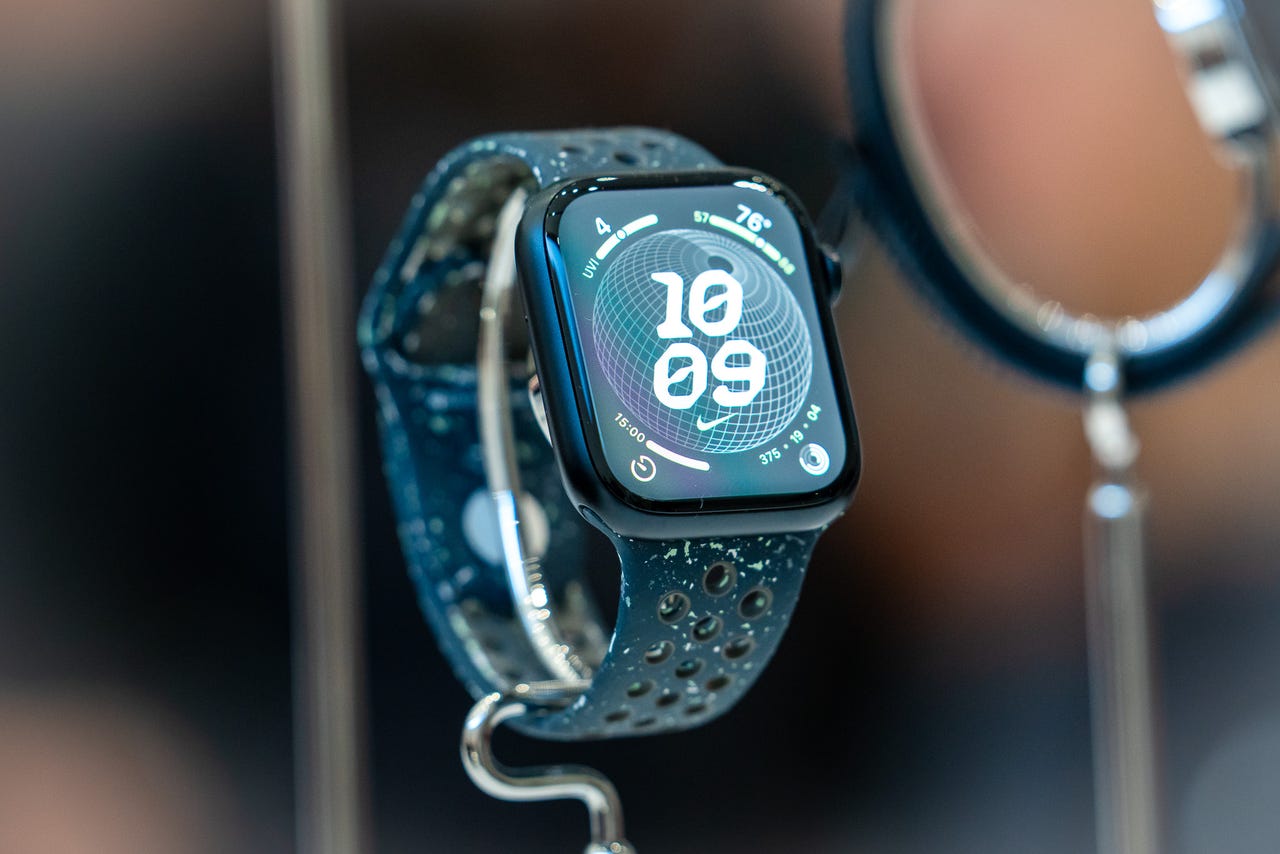 Apple Watch Series 9 bright display