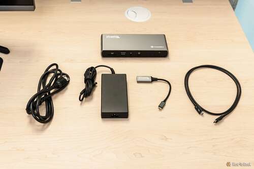 Cables included with the Plugable Thunderbolt 4