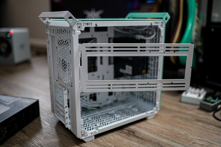 Mounting bracket on the Cooler Master Qube 500.