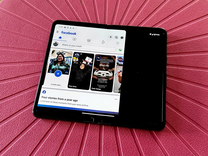 Google Pixel Fold in Obsidian inner display showing Facebook.