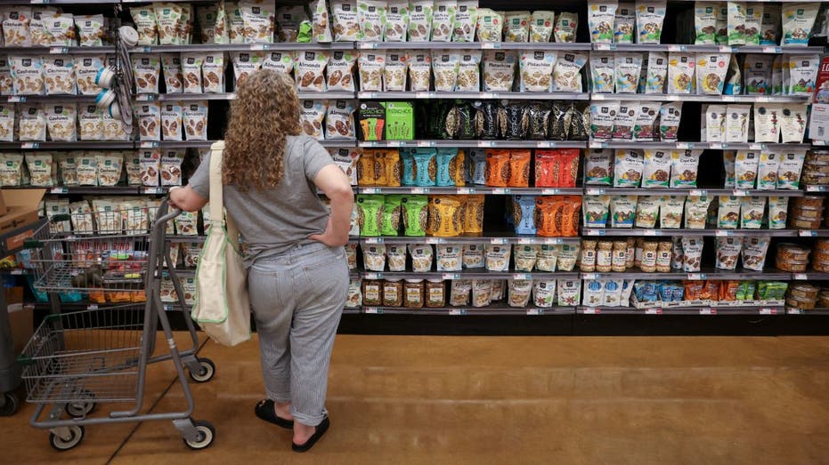 woman grocery shopping