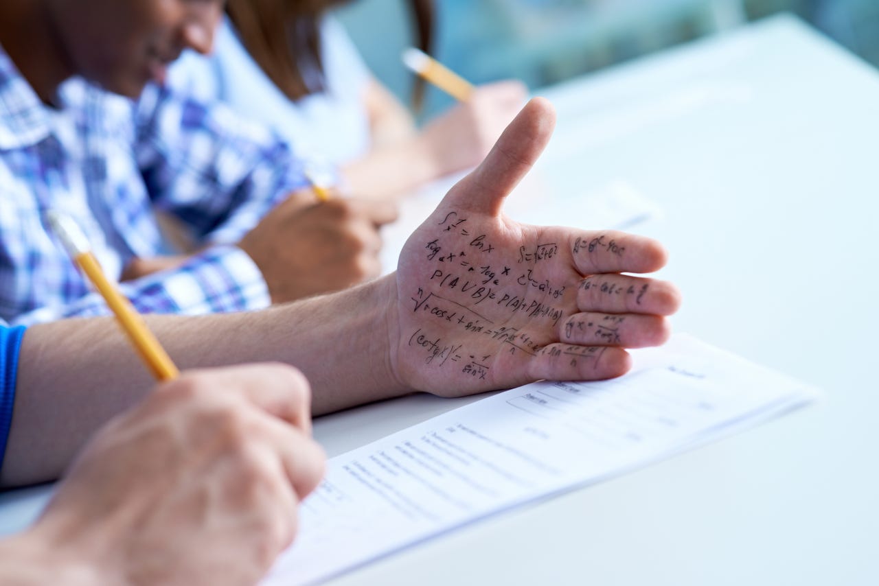 handcheat-gettyimages-181866634