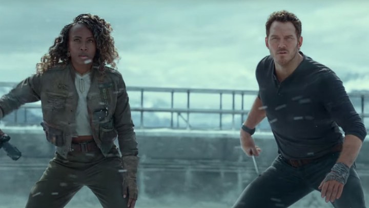 DeWanda Wise and Chris Pratt in Jurassic World Dominion.