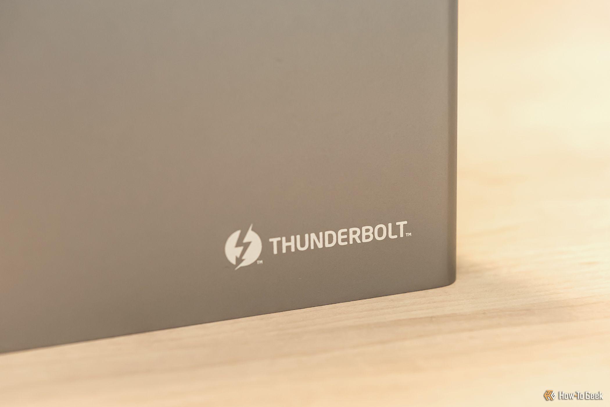 Thunderbolt icon on the Plugable Thunderbolt 4