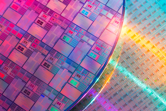 Silicon wafers and microcircuits