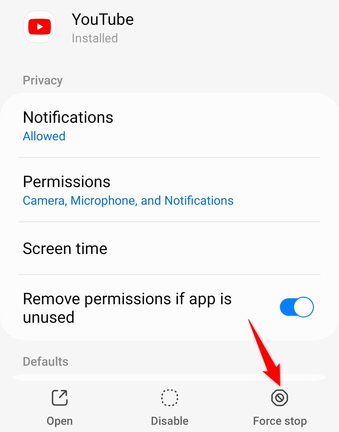 'Force Stop' highlighted for YouTube in Android Settings.