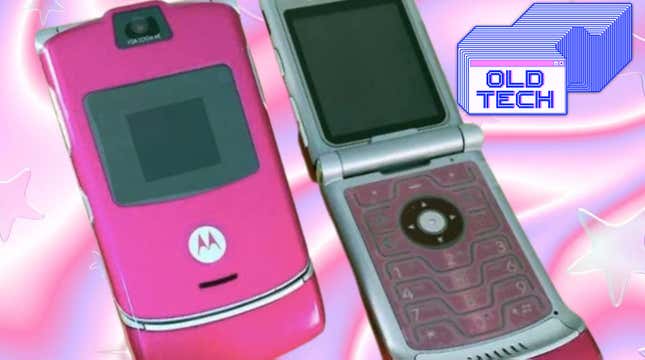 A photo of the Moto Razr V3 in hot pink. 