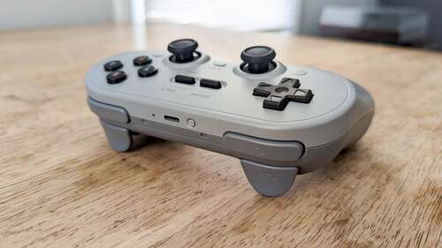 The 8Bitdo Pro 2 wireless controller