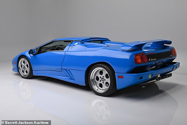 The Diablo succeeded the fabled Countach which also featured supercar scissor doors