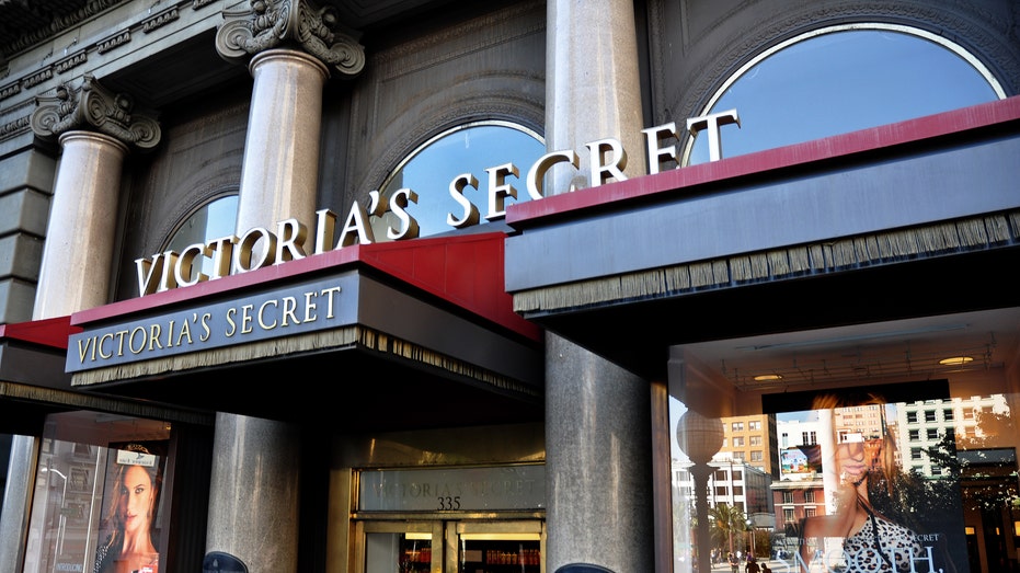 Victoria's Secret storefront