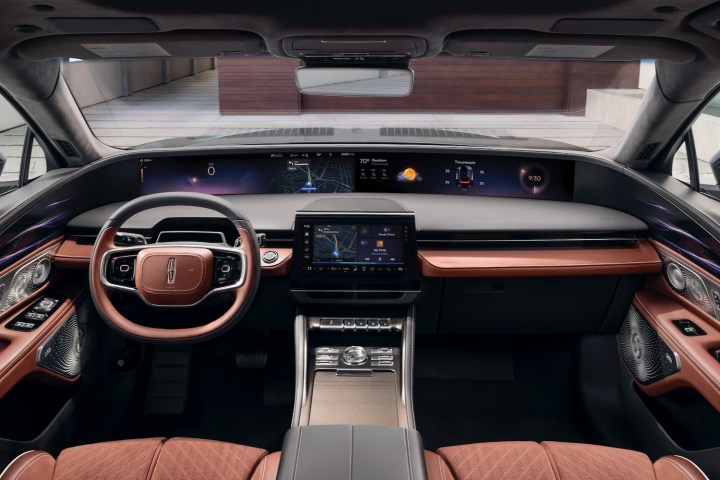 Lincoln Digital Experience infotainment system in the 2024 Lincoln Nautilus.