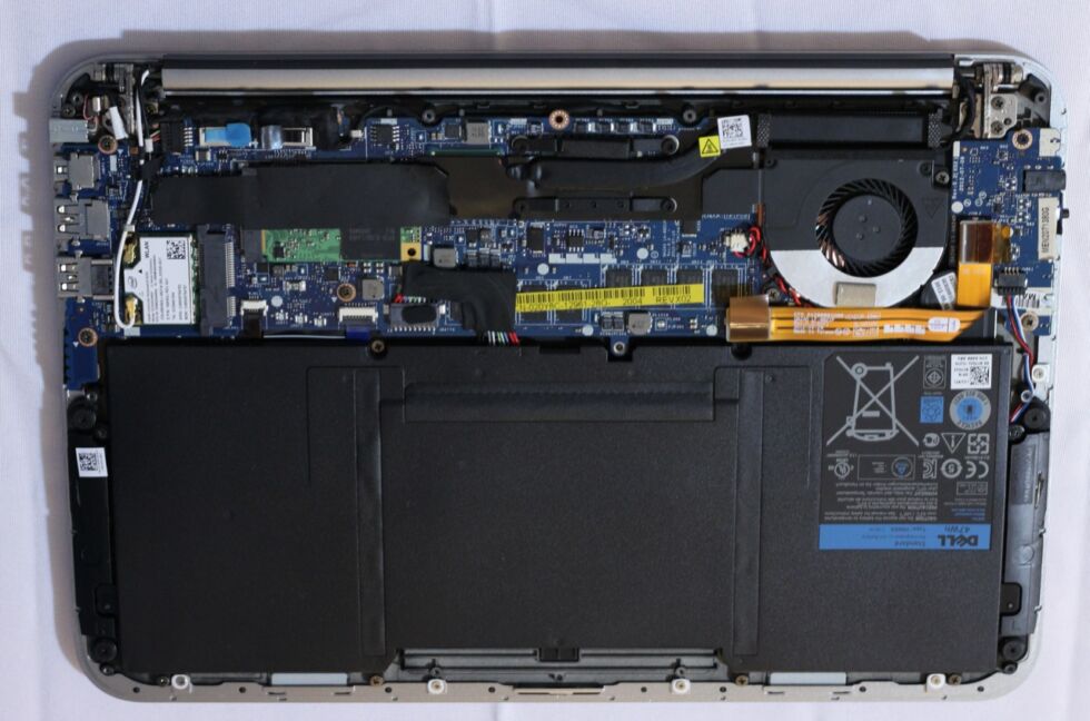 In the early 2010s, a drive for smaller laptops and big batteries left less room for other components. Upgradable RAM sockets were one of the casualties, as shown in this 2012-vintage Dell XPS 12. 