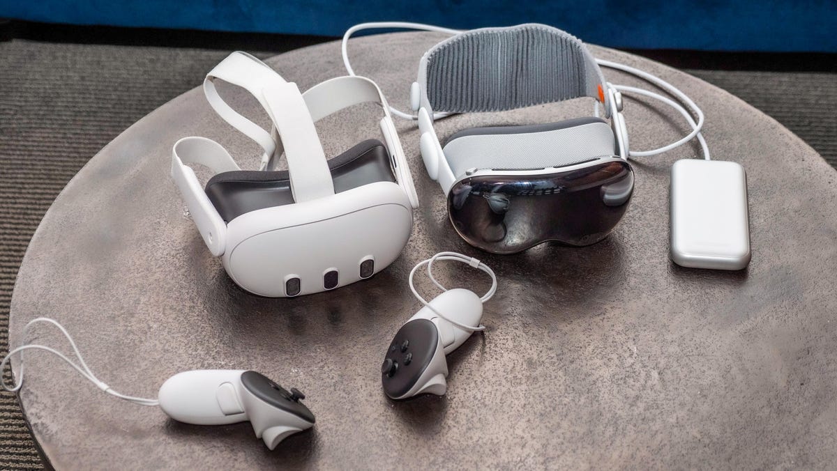 Apple Vision Pro AR/VR headset