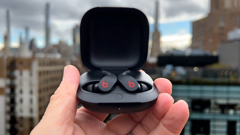 beats-fit-pro-earbuds-2