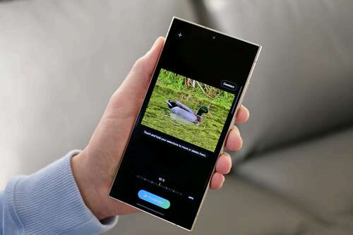 Editing a photo using the Samsung Galaxy S24 Ultra's Generative AI tools.