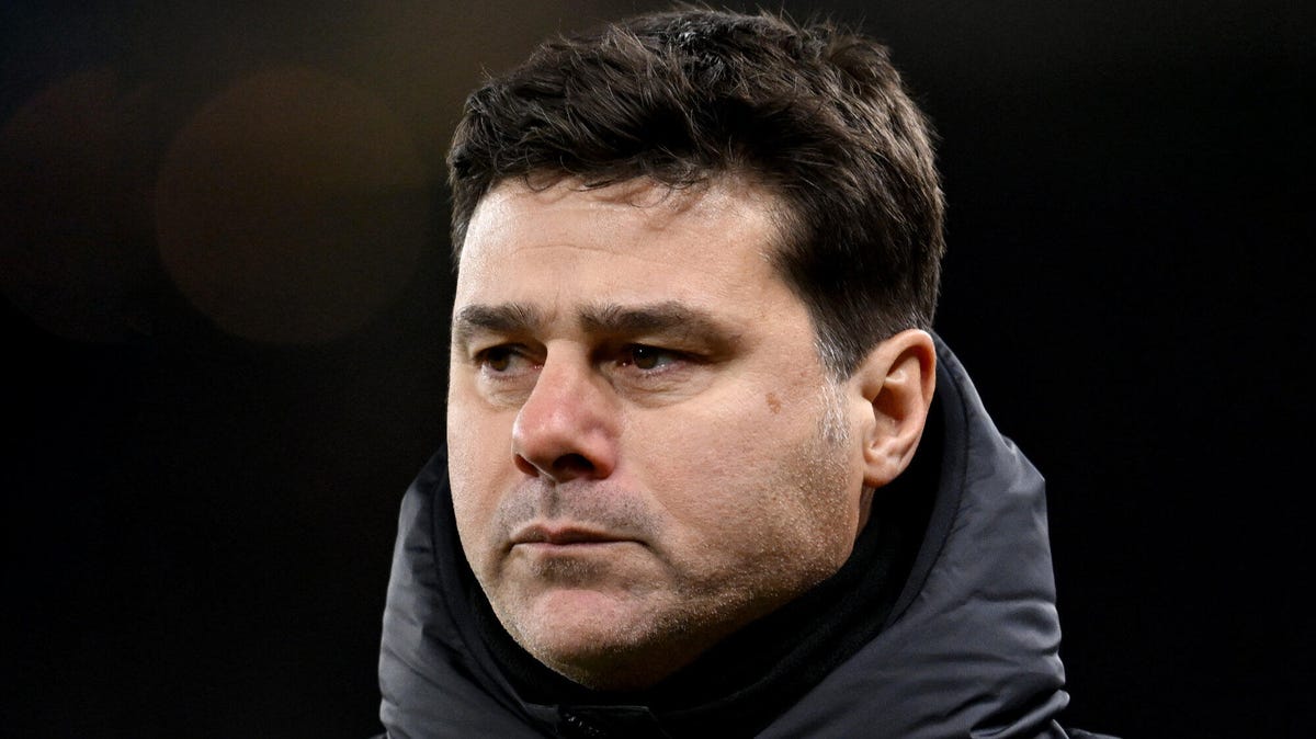 Chelsea manager Mauricio Pochettino looking towards his right.