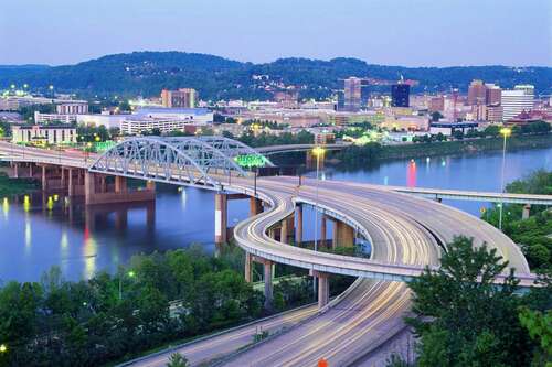 Image of Charleston, West Virginia at dusk.