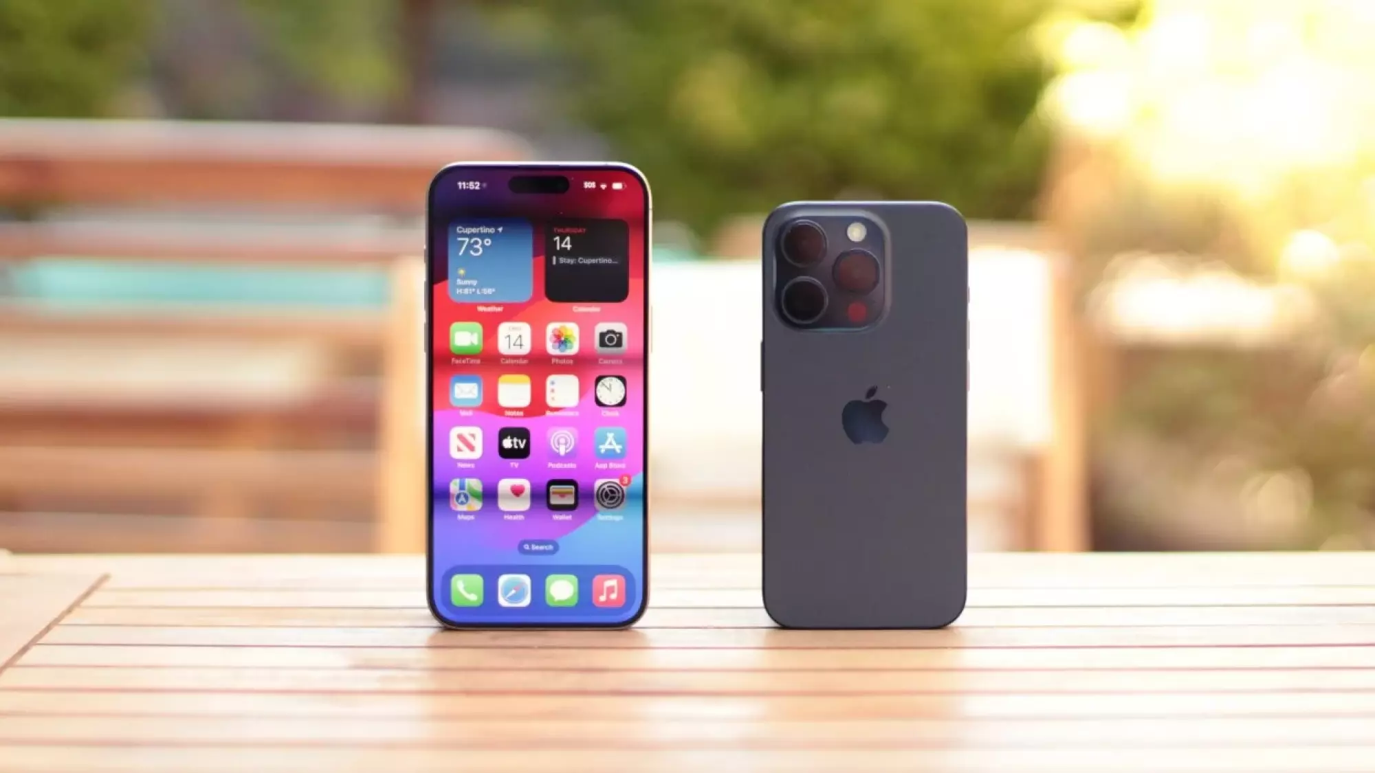 iPhone 15 Pro and iPhone 15 Pro Max on a table