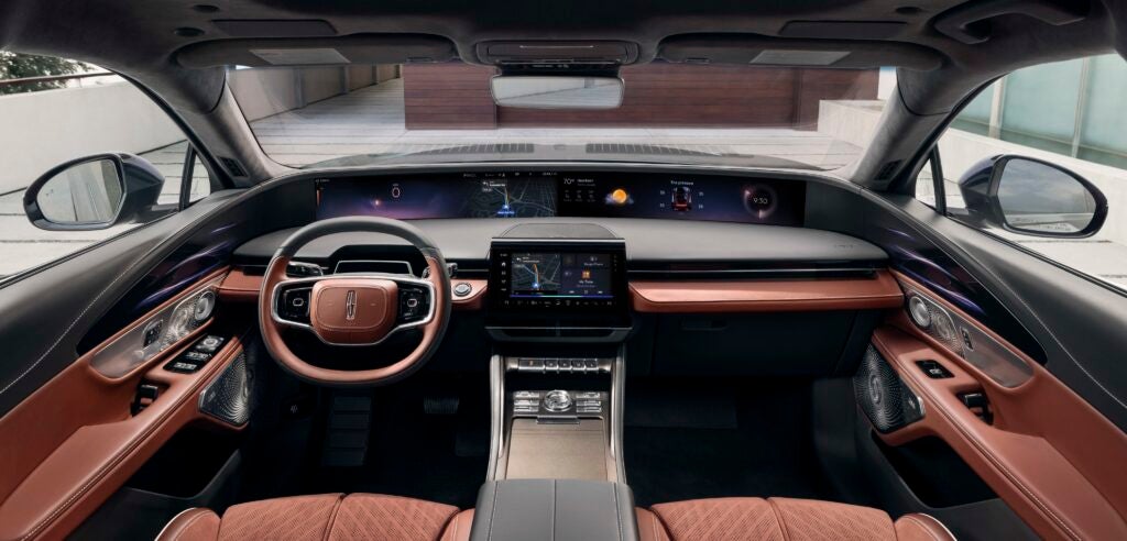 lincoln-digital-experience-full-interior-new-4096x1966