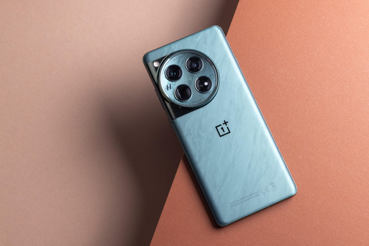 Image of oneplus phone in green