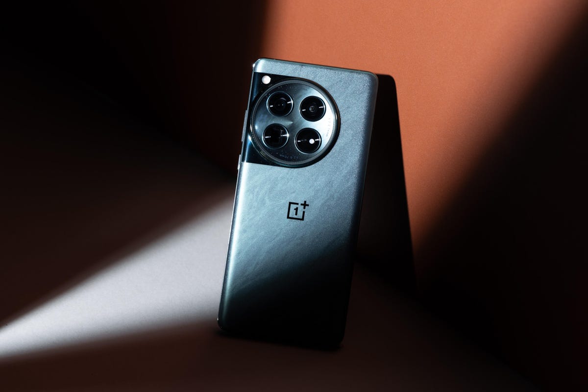 Image of oneplus phone in green