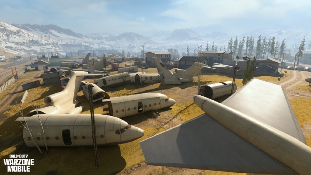 The airplane graveyard in Verdansk in Call of Duty: Warzone Mobile.