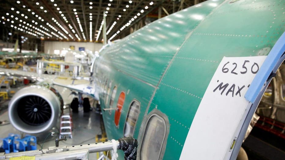 737 Max-9 under construction